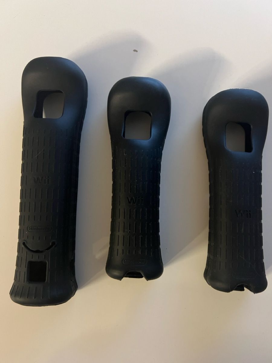 Nintendo Controller: Wii MotionPlus Schutzhülle Silikon Schwarz 2er-Set – Gebraucht aus Dietikon von Emoruk
