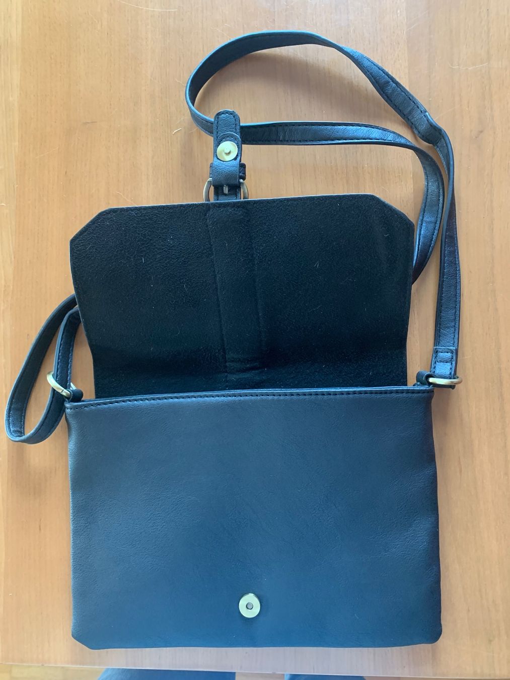 Borse da donna: Handtasche schwarz – Usato da Wetzikon ZH venduto da jol_6cb8 1