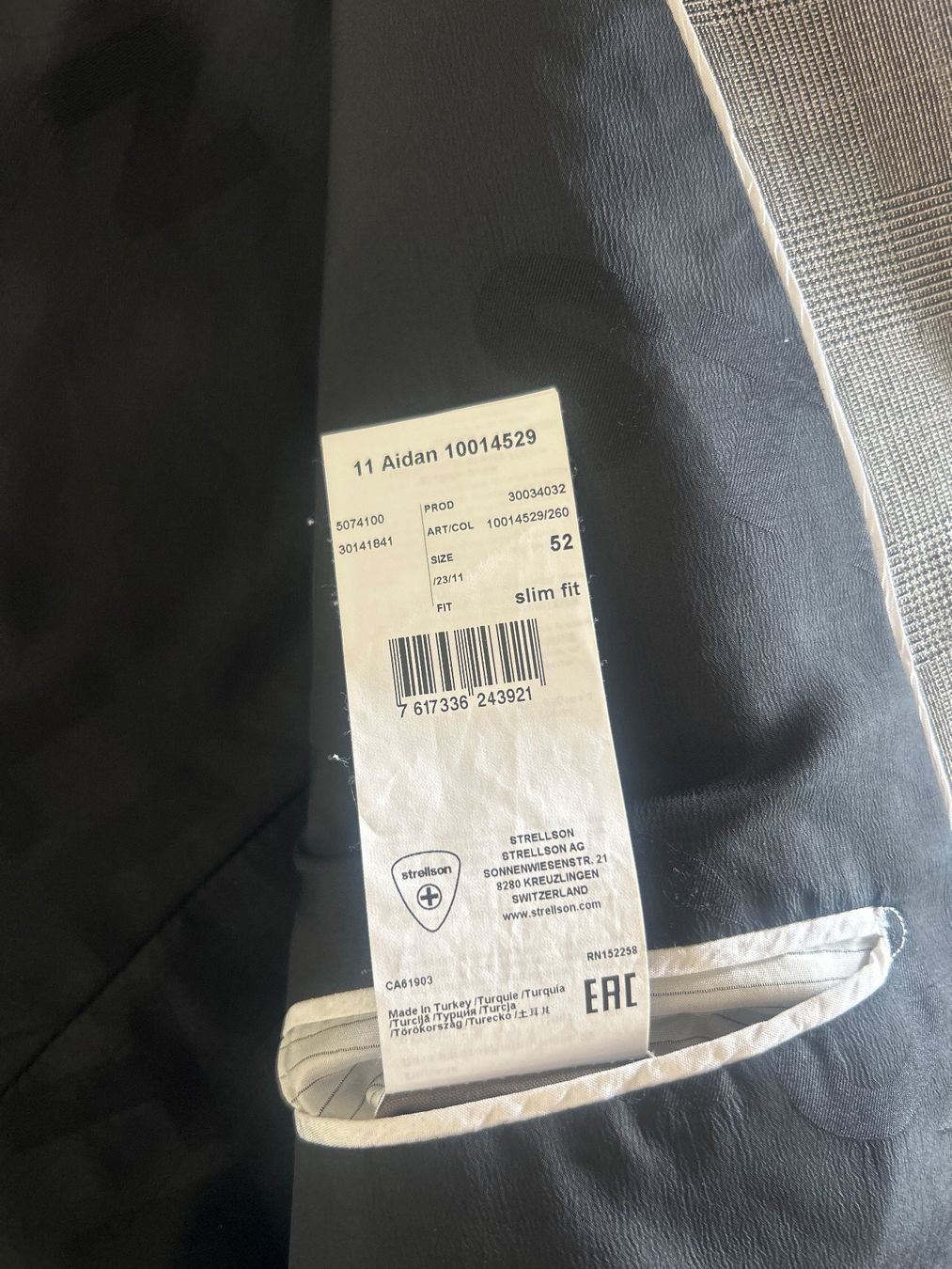 Strellson Jacken: Veste Strellson carreaux gris taille 52 slim fit – Gebraucht aus St-Aubin-Sauges von vildfr 2