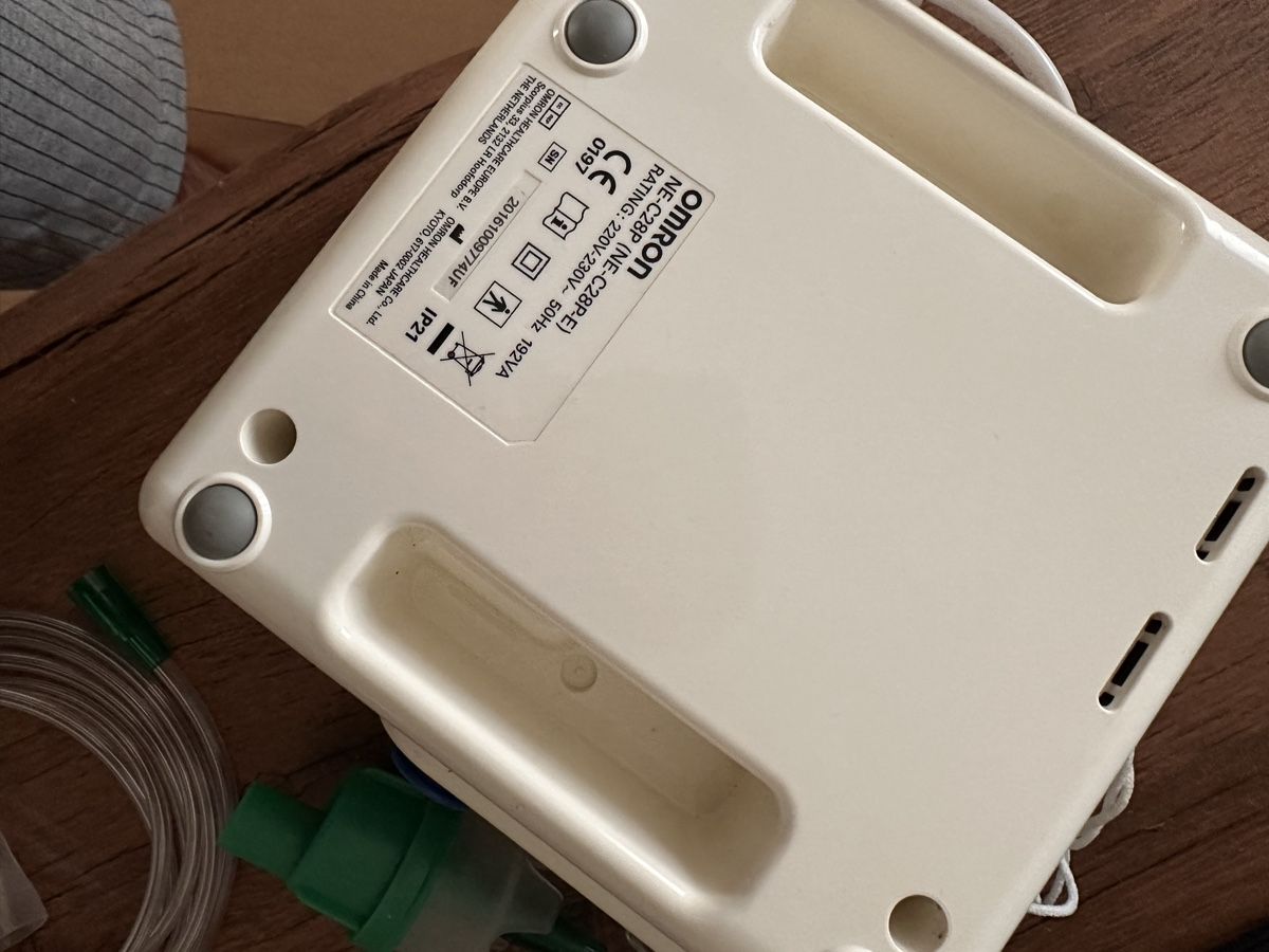 Omron Attrezzature mediche: Inhalationsgerät (Vernebler) – Usato da Chur venduto da coskun 2