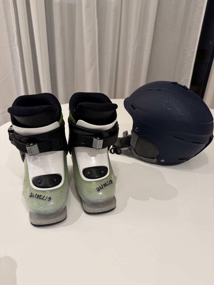Scarpe da uomo: Skischuhe und Helm – Usato da Zürich venduto da car_zzr5 1