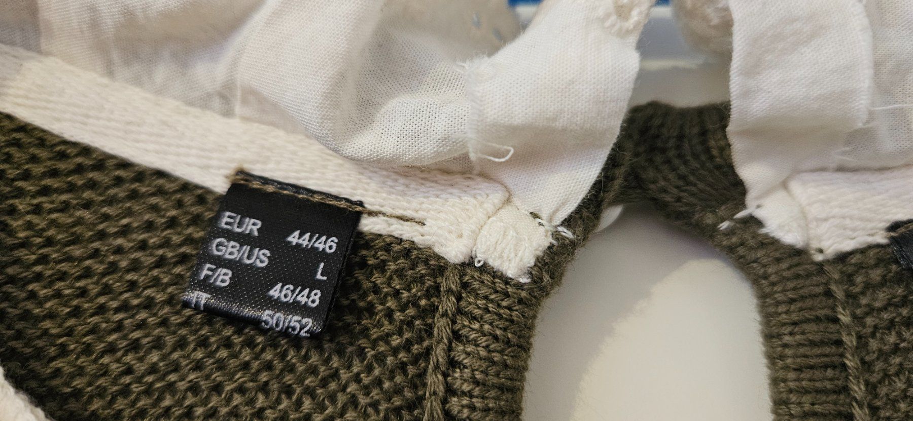 Maglioni & Felpe: Lässiger Strickpulli mit Bluseneinsatz Gr.44/46 Oliv & Creme – Nuovo (secondo la descrizione) da Zweidlen venduto da Shubli 3