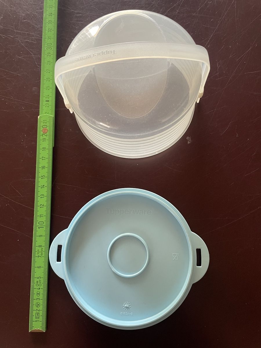 Tupperware Recipients et similaires: Tupperware Tortenbehälter mit Tragegriff hellblau – D'occasion à Hindelbank par JohnDeere2020 2