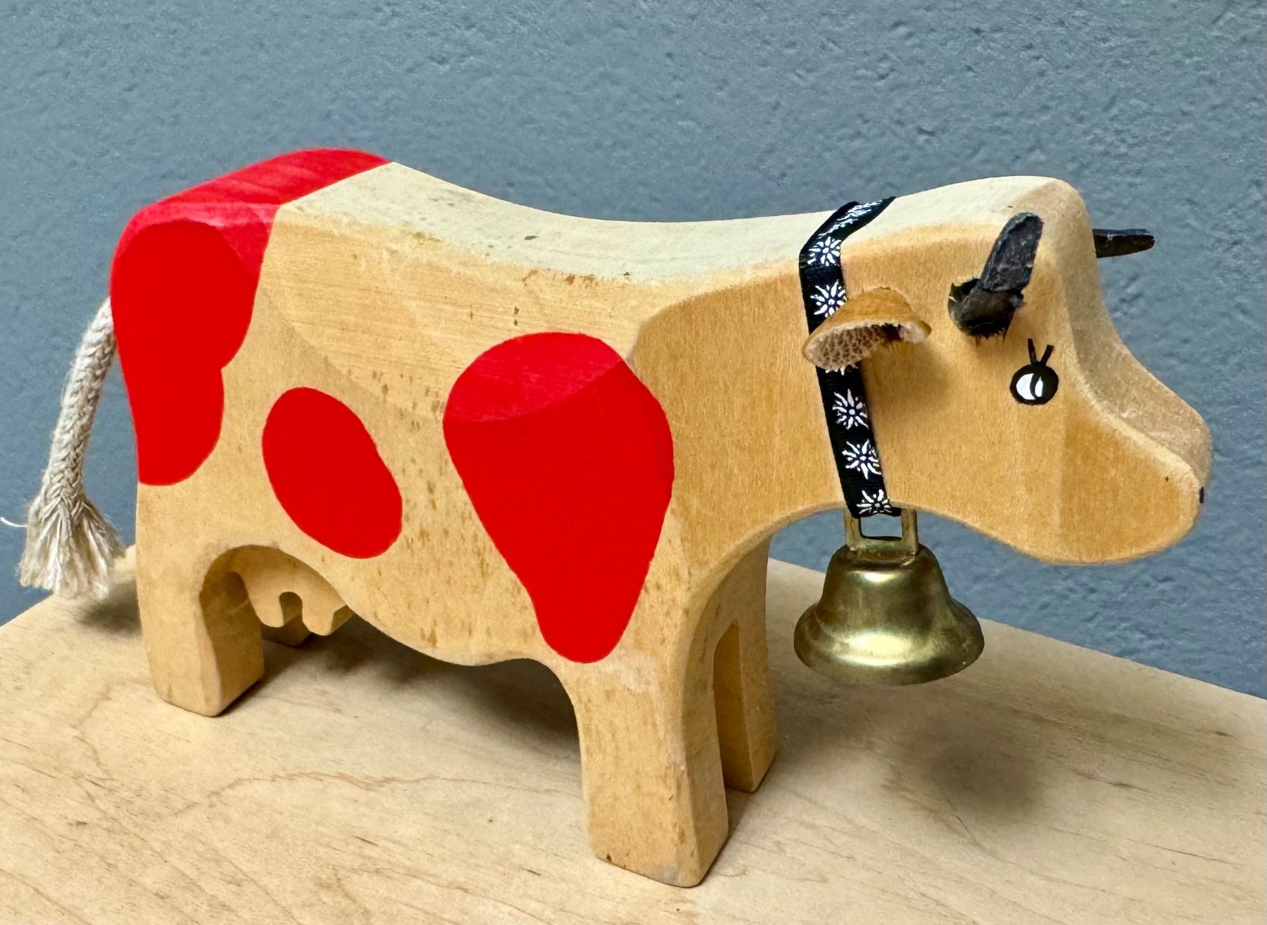 Statuette: Schöne geschnitzte Holzkuh Kuh Holz / Trauffer ? – Usato da Rothrist venduto da Luckywinner 3