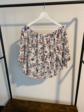 Bluse mit Carmenausschnitt 🥳