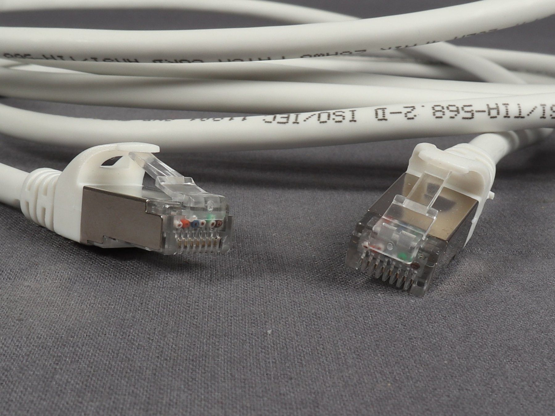 Digitec Cavi: DIGITEC ETHERNET Patchcabel RJ45 Cat 6a  3m Weiss – Nuovo (secondo la descrizione) da Steinen venduto da Restwert_Steinen 3