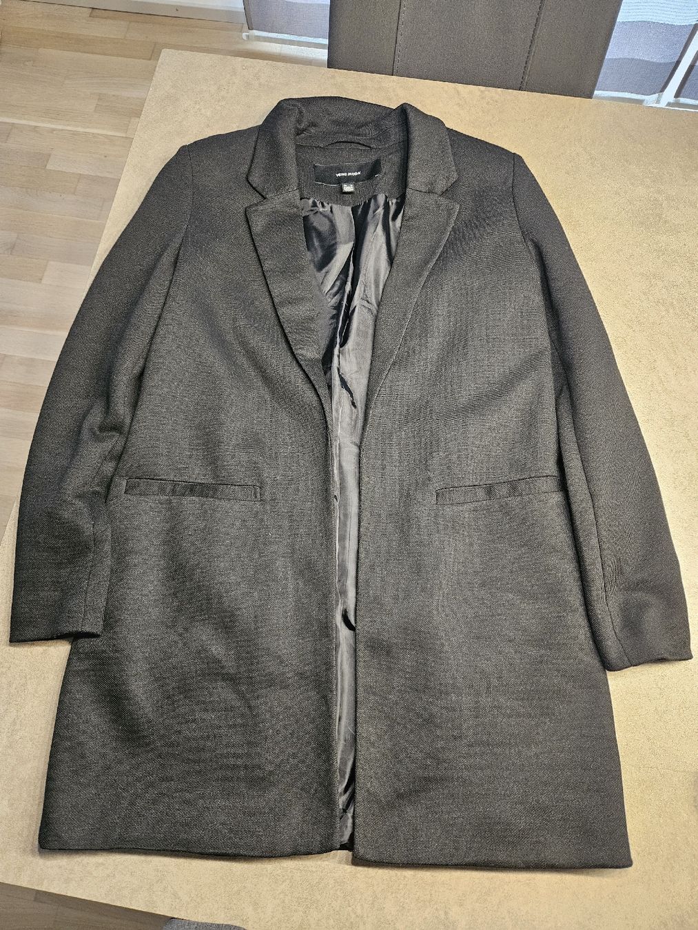 Vero Moda Mäntel: Eleganter Herbstmantel. – Gebraucht aus Kriens von noe_5hkf