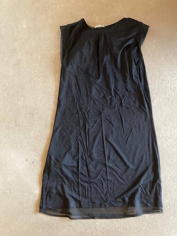 Miu Miu Vestiti: Robe Miu Miu noir Taille M – Usato da Chavannes-Orsonnen venduto da magnolia22