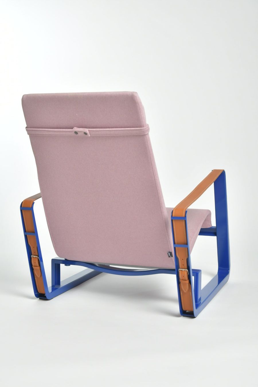 Vitra Sessel: Jean Prouvé Lounge Chair Cité – Neu (gemäss Beschreibung) aus Zürich von IndividumCH 7