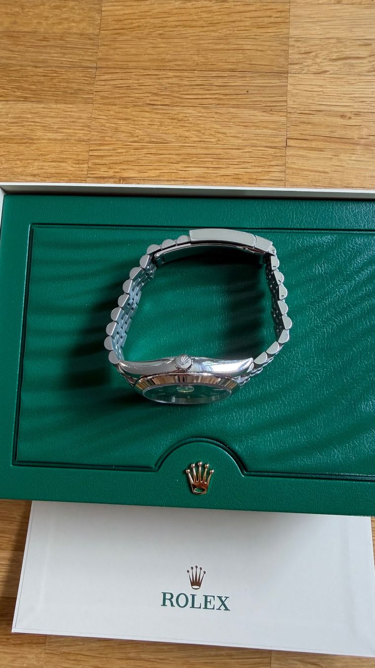 Rolex Orologi: Rolex Datejust 41 Schwarz – Usato da Münchenbuchsee venduto da Spaceta 2
