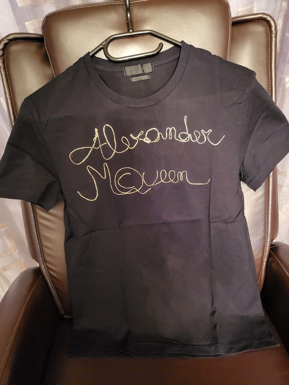 Alexander Mcqueen T-shirt: Alexander McQueen T-shirt – Nuovo (secondo la descrizione) da Grenchen venduto da Lucifero17