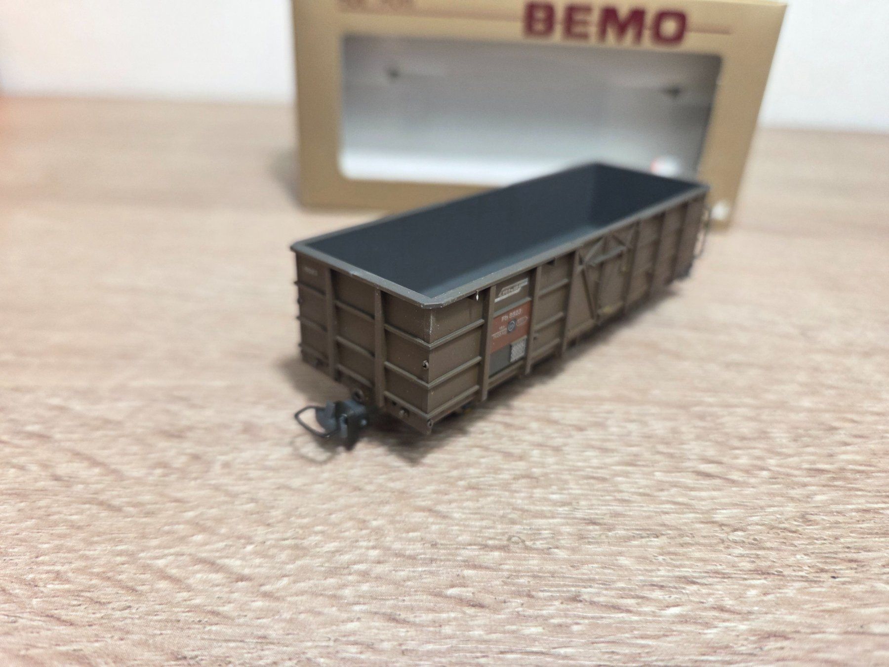Bemo Modellini di ferrovie: Bemo 2255 173 Güterwagen RhB H0m – Usato da St-Aubin-Sauges venduto da Lo_Go 2