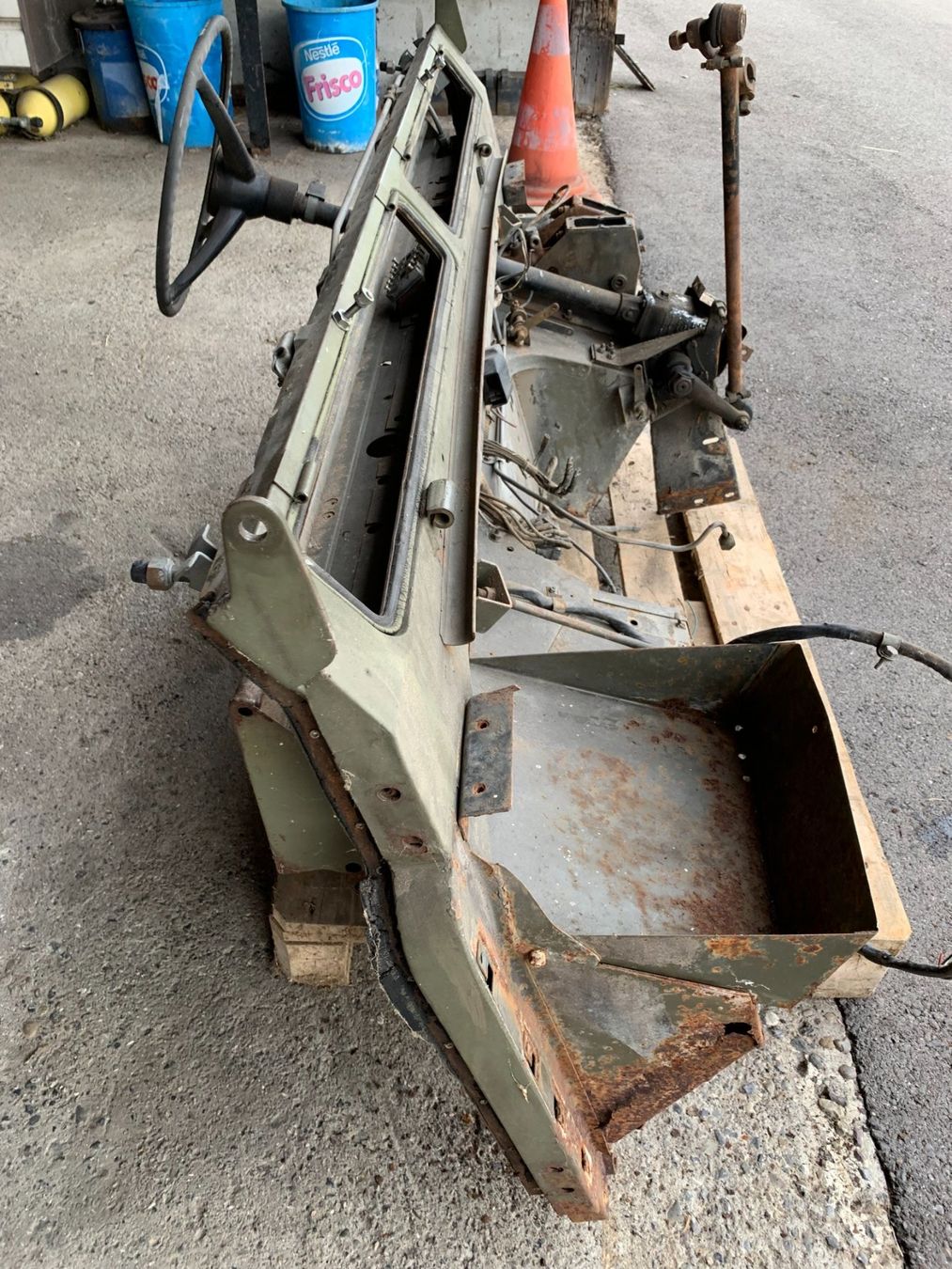 Land Rover Alle Autoersatzteile: Land Rover Serie 2a Spritzschutzwand / Bulkhead – Gebraucht aus Oberägeri von  2