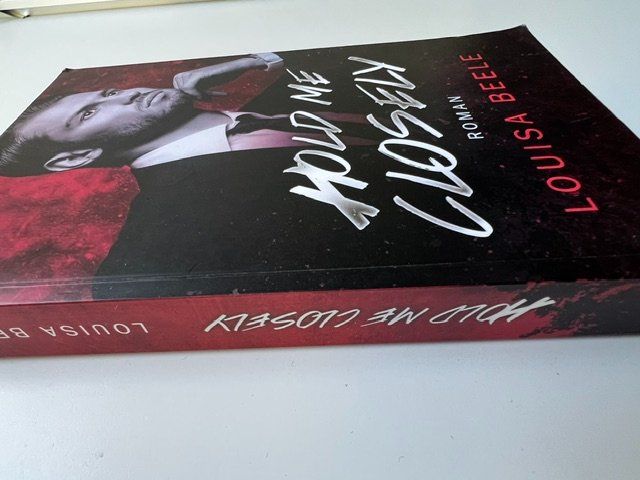 Bücher: Hold me closely 2 von Louisa Beele – Gebraucht aus Zürich von popcorn67 1