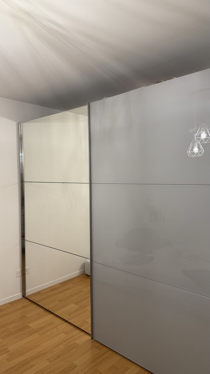 Armadi: Grosser Schrank mit Spiegel, 215x250cm – Usato da St. Gallen venduto da sig_gwq5 1