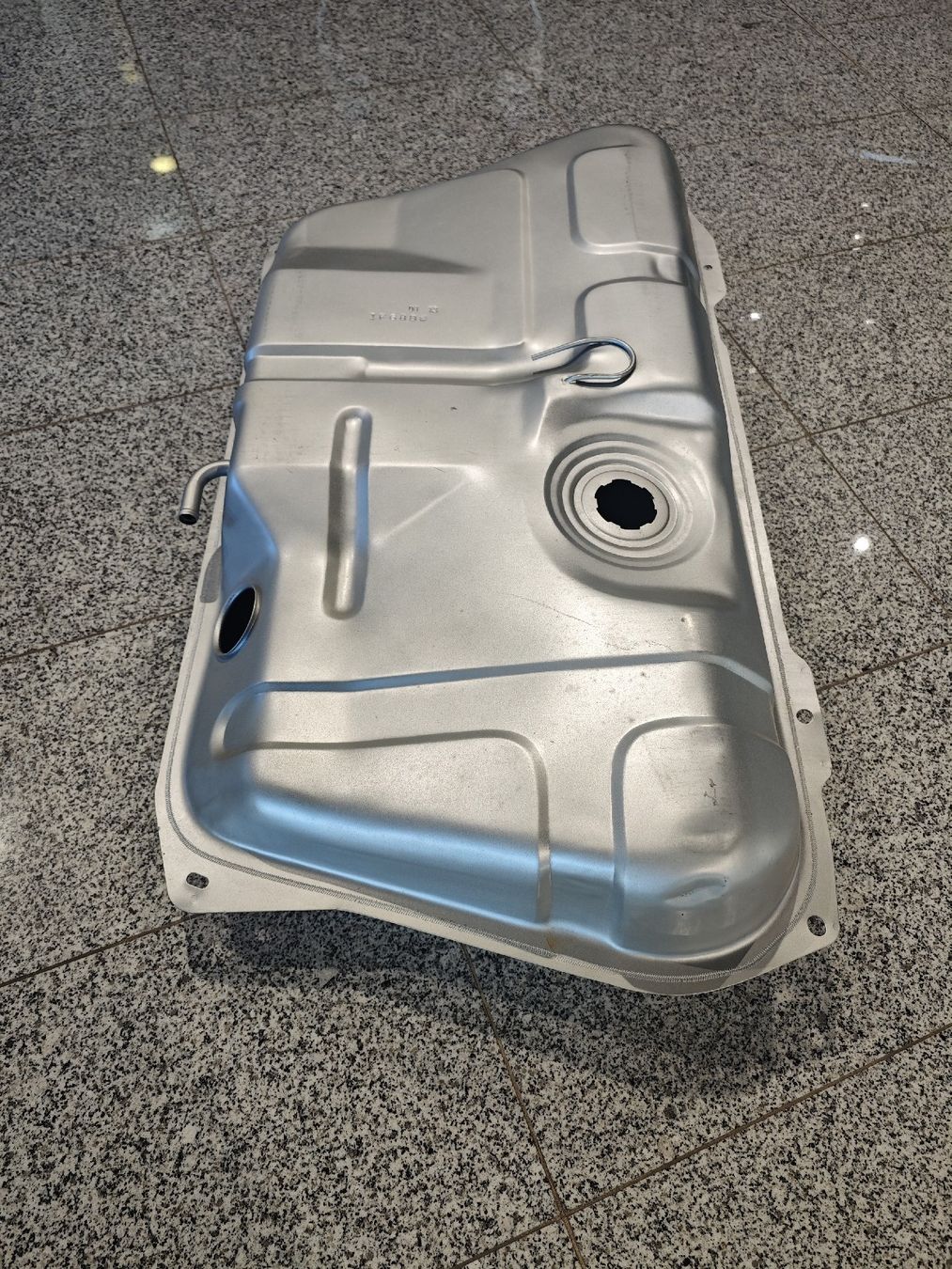 Ford Tutti pezzi di ricambio auto: Benzintank Ford Escort – Nuovo e nell'imballaggio originale da Riedtwil venduto da rs_sigi 3