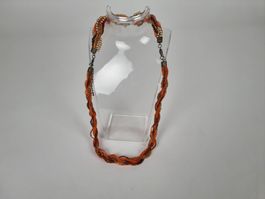 Orangene Halskette
