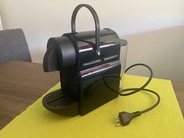 Nespresso Inissia (DeLonghi) - schwarz