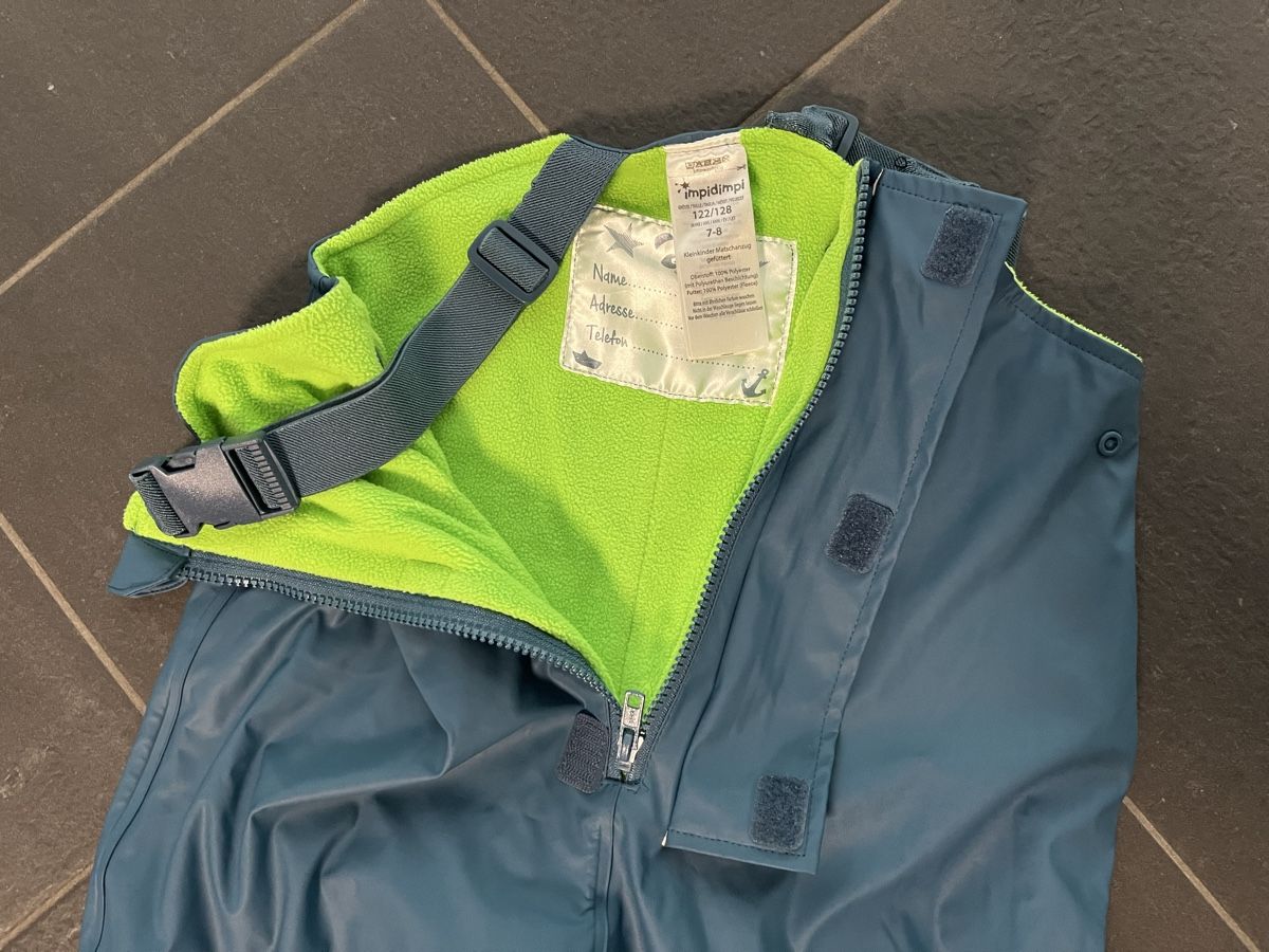 Kleiderpakete: Regenjacke und -Hosen Gr. 122-128 – Gebraucht aus Rottenschwil von gle81 4