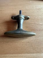 alter Fenstergriff aus Metall 