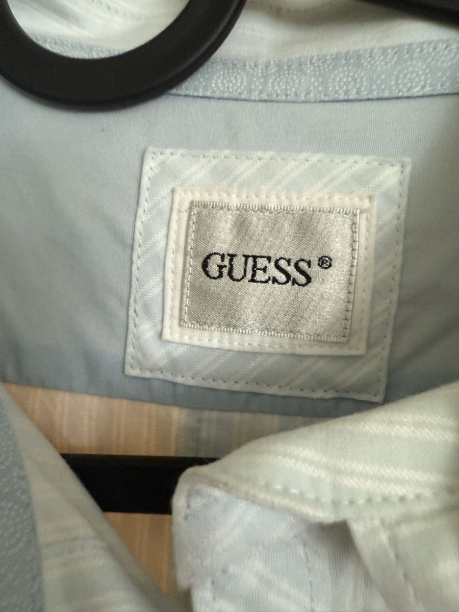 Guess Hemden: GUESS Herrenhemd Gr. S gestreift hellblau/weiss – Gebraucht aus Opfikon von Perlentaucher73 2