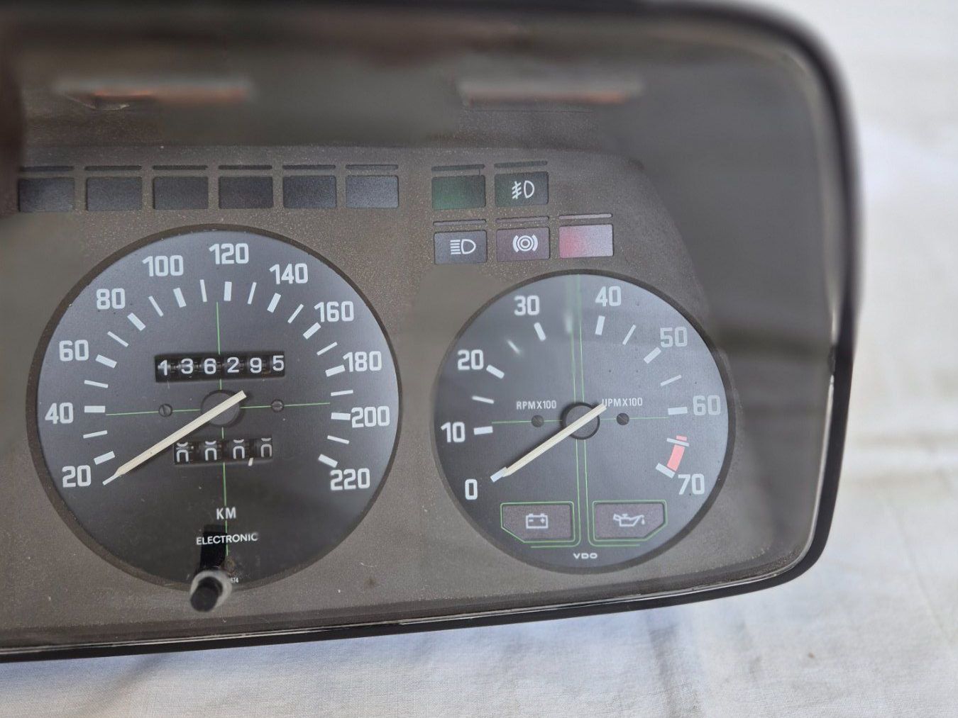BMW Tutti pezzi di ricambio auto: BMW 7er E23 Tacho Kombiinstrument – Usato da Bremgarten AG venduto da Osella5 5