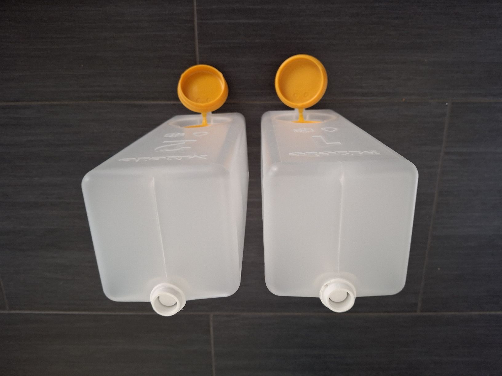 Miele Lavatrici: Miele Twindos Behälter 1+2 – Usato da Niederbipp venduto da Tnidi 2