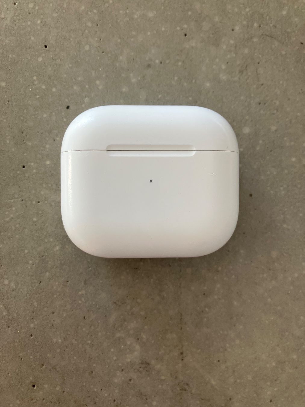 Apple Kopfhörer: Apple AirPods 3 Case – Gebraucht aus Lausanne von mr.v 1