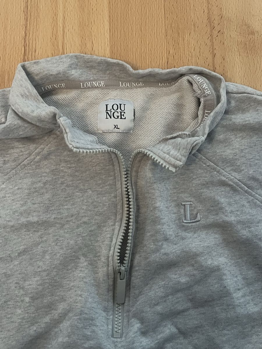 Pulls & Sweat-shirts: Pullover – Neuf (Voir description) à Kirchberg BE par lea_kb6y 1