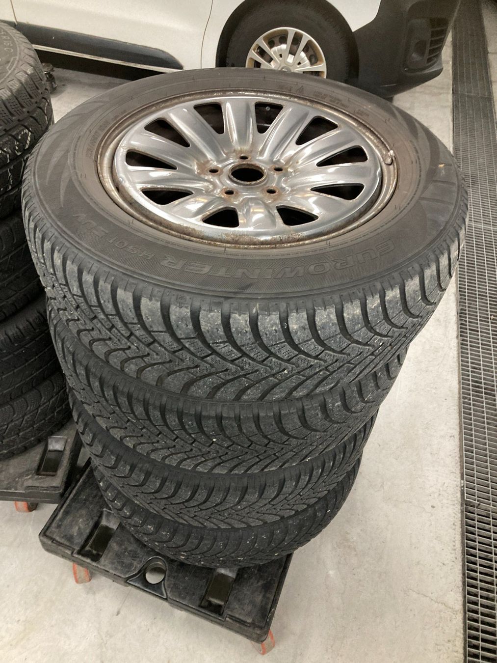 Subaru Pneus & Kompletträder: Subaru Forester Winterräder 225/55R17 – Gebraucht aus Cham von WB2223
