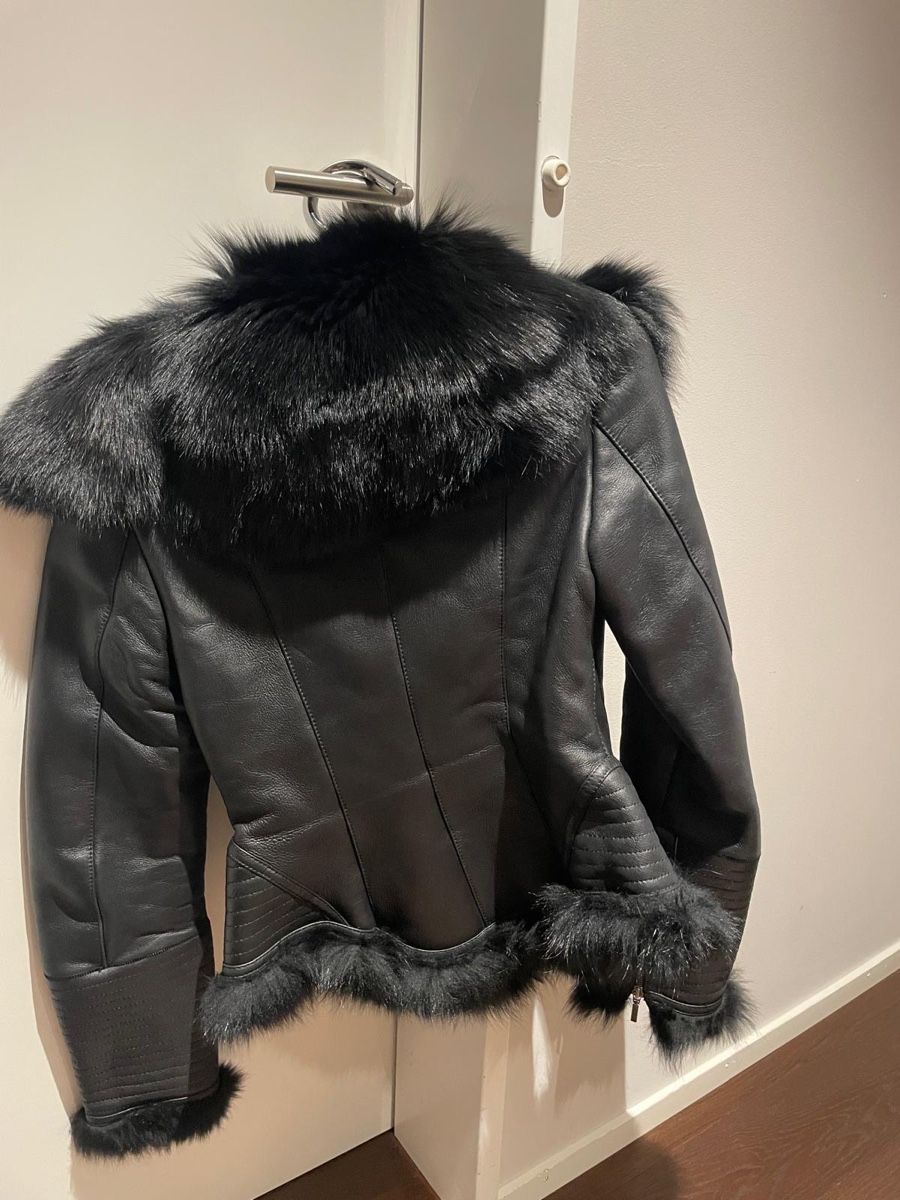 Giacche: Leder Jacke mit echtem Penzl – Usato da St. Gallen venduto da Bata3535 1
