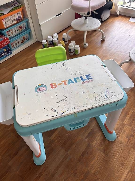 Tische: Kindertisch mit Stuhl und wendbarer Platte – Gebraucht aus Zürich von ne0phis 3