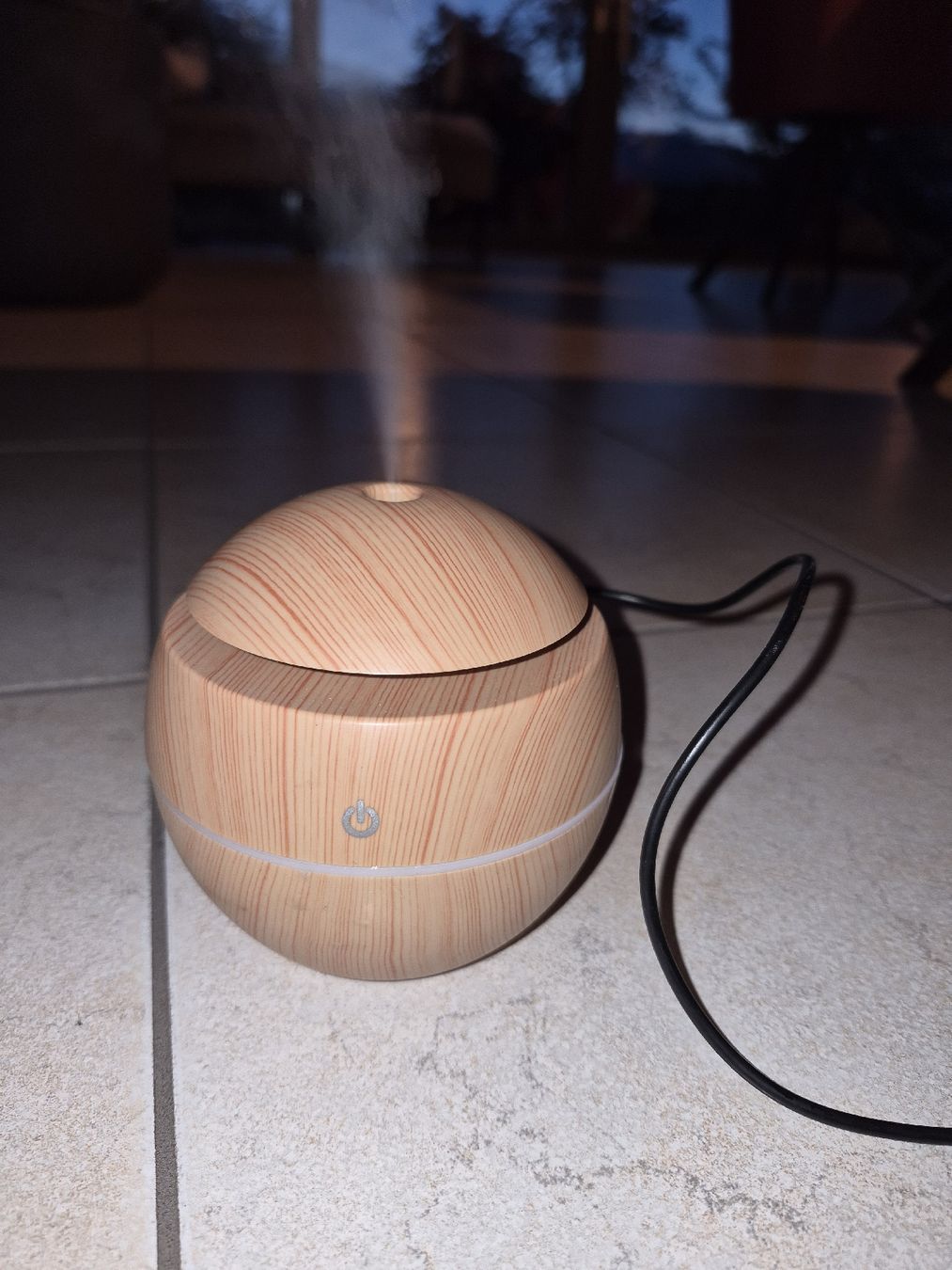 Umidificatori d'aria: mini Luftbefeuchter in Holz optik mit LED – Usato da Istighofen venduto da kla_2k5b 2