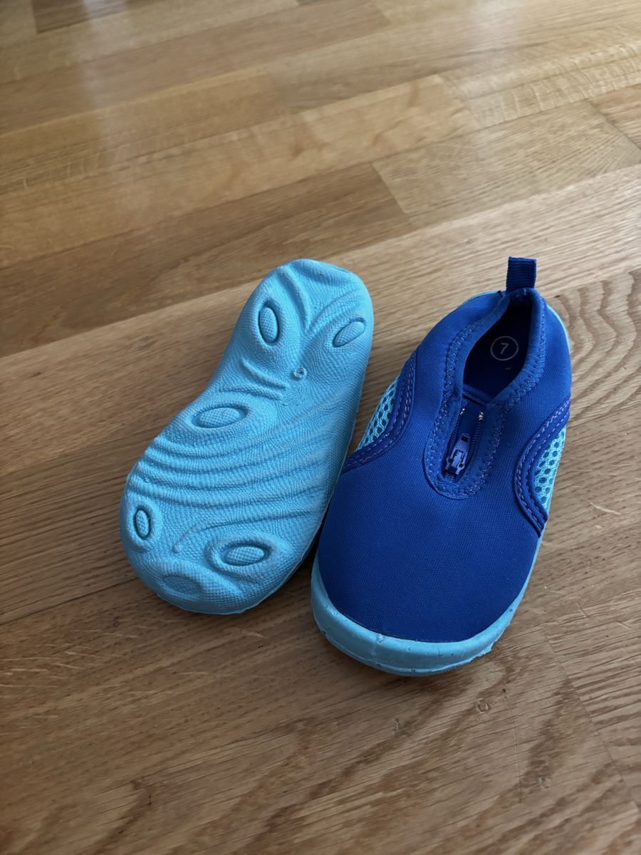 Schuhe für Jungen: Kinder Badeschuhe Gr. 23 – Neu und originalverpackt aus Zürich von Gin_gg9p 1