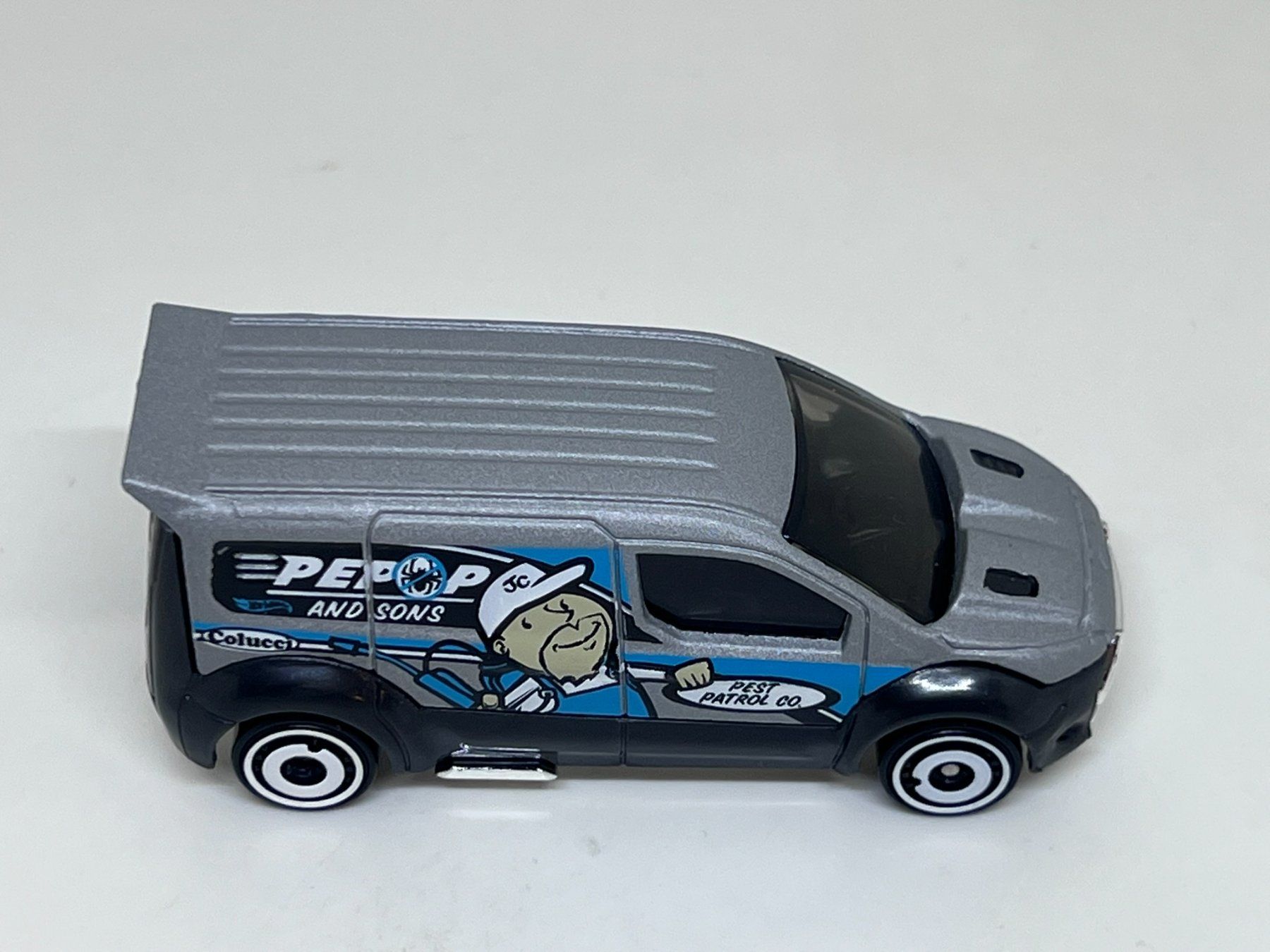 Hot Wheels Modellini d'auto: Hot Wheels Ford Transit Connect #349 – Usato da Wildegg venduto da LaaBoutique 1