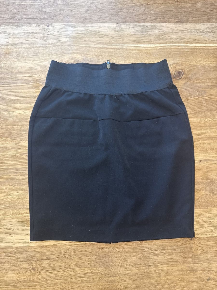 Vero Moda Gonne: Damen Minirock schwarz Gr. S – Usato da Rohr b. Olten venduto da -FaLu-