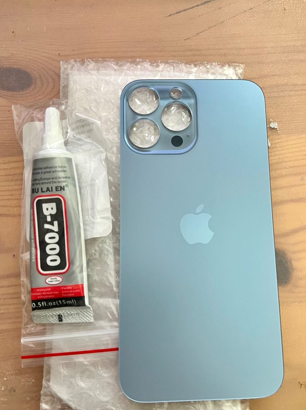 Apple Handys / Smartphones: iPhone 13 Pro Max Glas Rückseite himmelblau – Neu (gemäss Beschreibung) aus Grüningen von Shirter