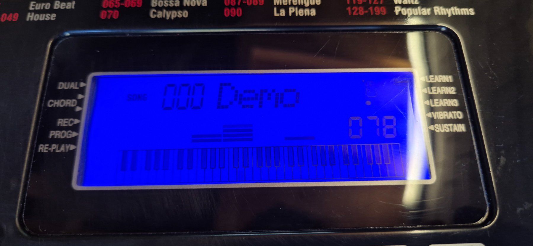 Strumenti musicali: RockJam RJ761 ist ein kompaktes Einsteiger-Keyboard – Usato da Neerach venduto da SilliS 4