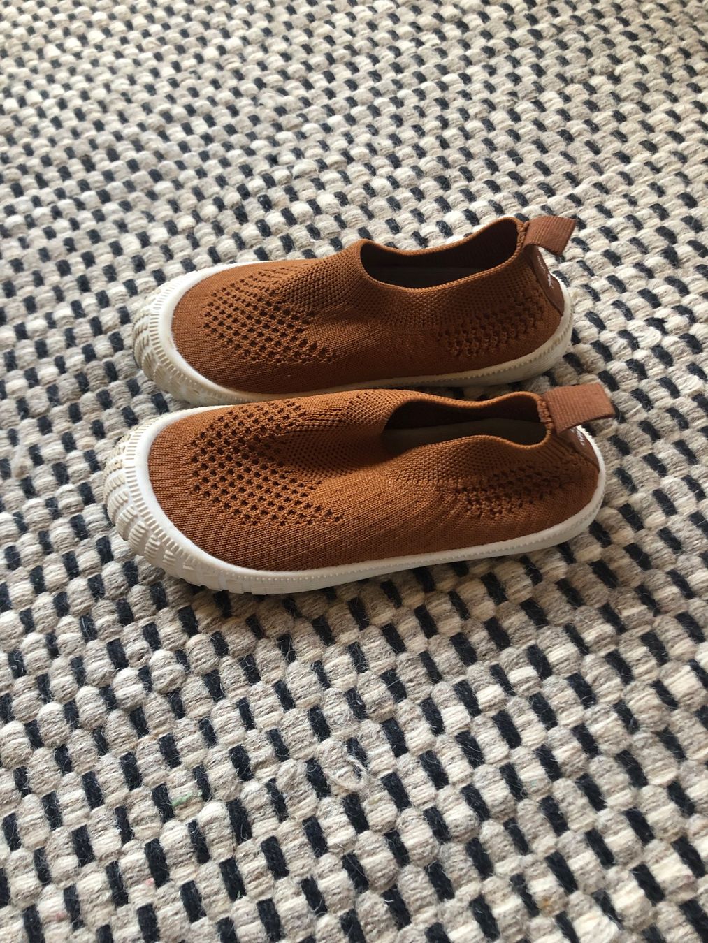 Scarpe per ragazzi: Komfortable Badeschuhe Gr. 27 – Usato da Adligenswil venduto da Jung83 1