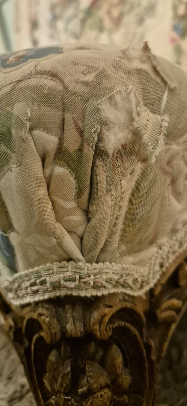 Divani: Wunderschönes Antikes Sofa aus den Schloss – Usato da Zürich venduto da Olga1308 5