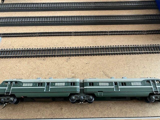 Märklin 71416 – Graue Stecker, Packung Mit 10 Stück Für H0-Modelleisenbahn