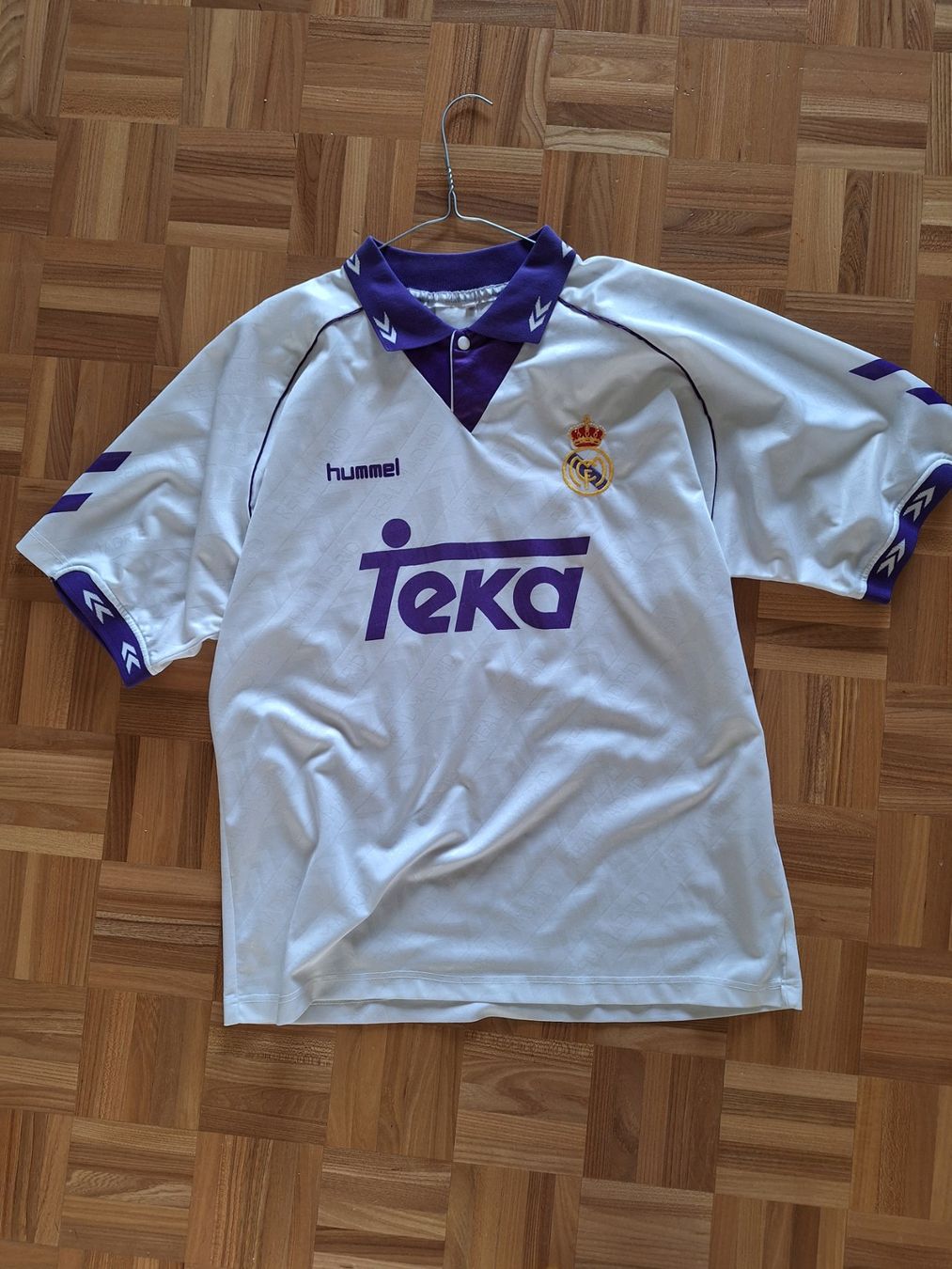 Hummel Canottiere & Pantaloni: Real Madrid Trikot 1993/1994 – Usato da Basel venduto da Robsai