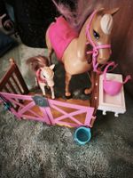 Barbie Pferde Set mit Fohlen und Stall guter Zustand