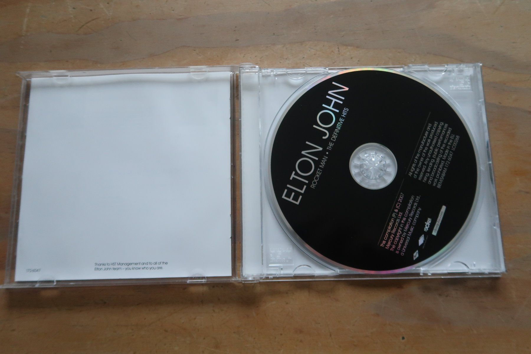 CD: ELTON JOHN - ROCKET MAN - THE DEFINITIVE HITS - CD – Usato da Basel venduto da Patiscat 3