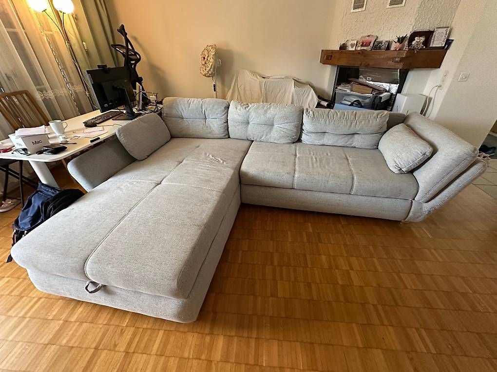 Divani: CHF 10  Großes Ecksofa in Bonstetten – Usato da Bonstetten venduto da jin_l8yk