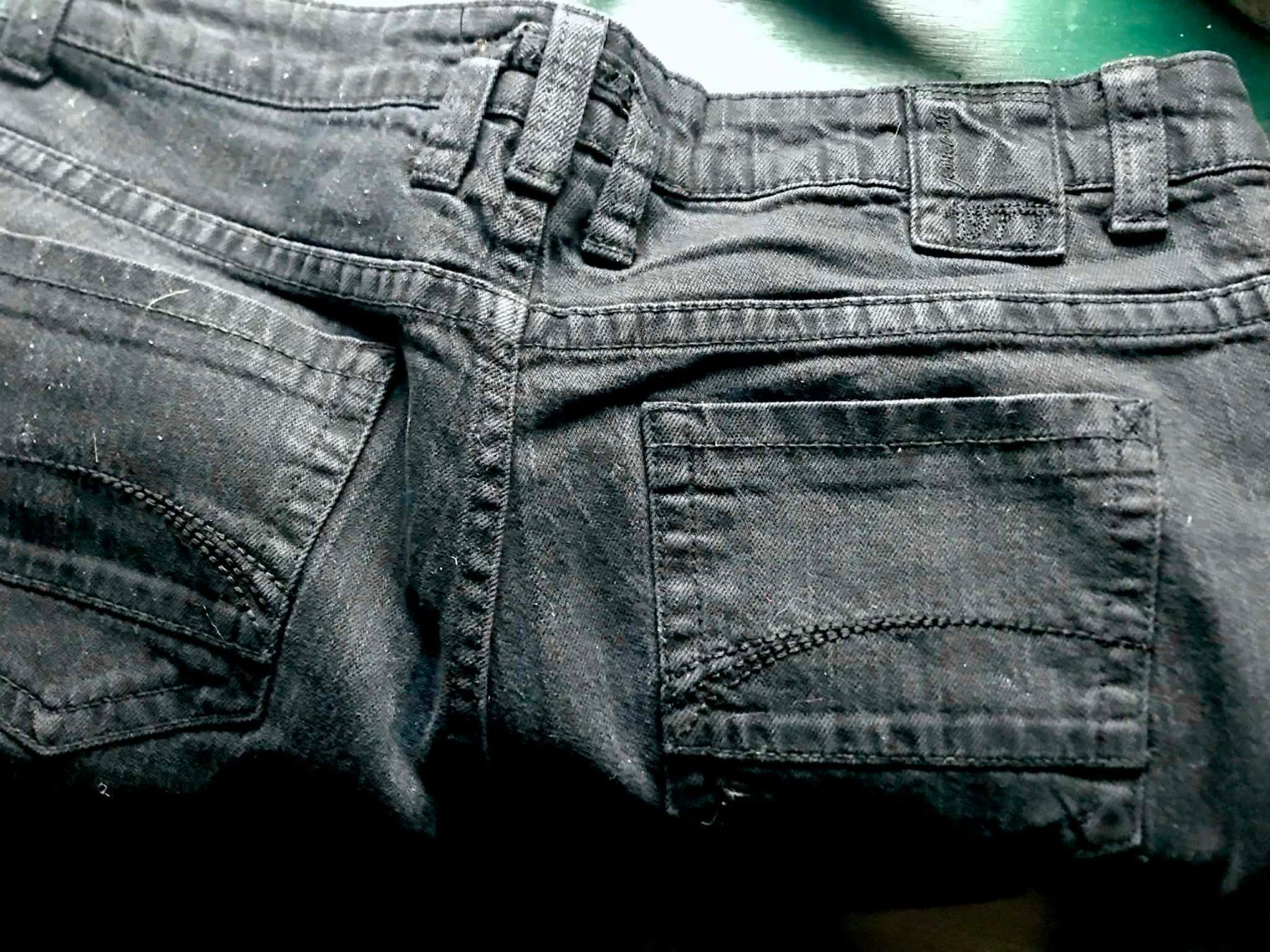 Jeans: Jeans Anthrazit Schwarz – Usato da Wald AR venduto da blueHermit_21 2