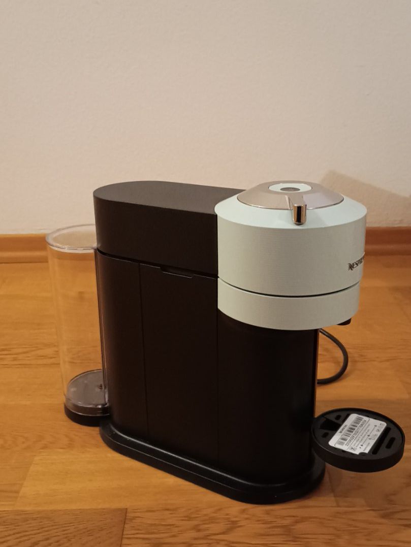 Nespresso Kaffeemaschinen & Espressomaschinen: Nespresso Vertuo Next Machine – Neu und originalverpackt aus Corseaux von sgi_v7vd