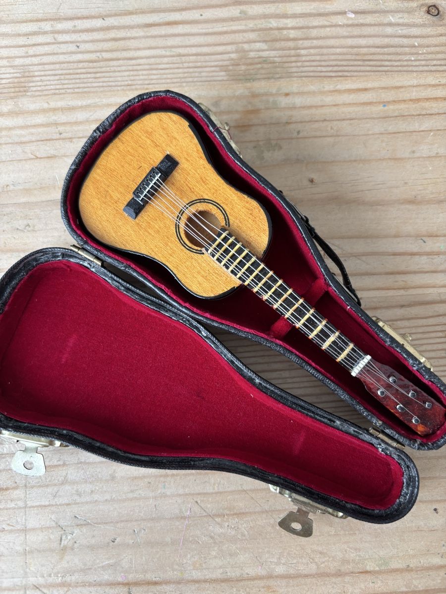 Tutte le decorazioni: Mini Gitarre Modell 20cm – Nuovo (secondo la descrizione) da Lohn SH venduto da mic_fzn9 4