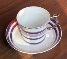Nespresso Tasse Bernardaud Porzellan violett gestreift. 