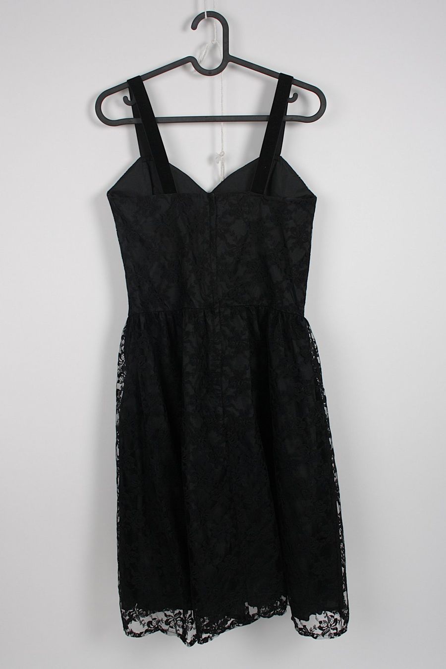 Kleider: Schwarzes Spitzenkleid – Gebraucht aus Zollikofen von Restwert_Zollikofen 3